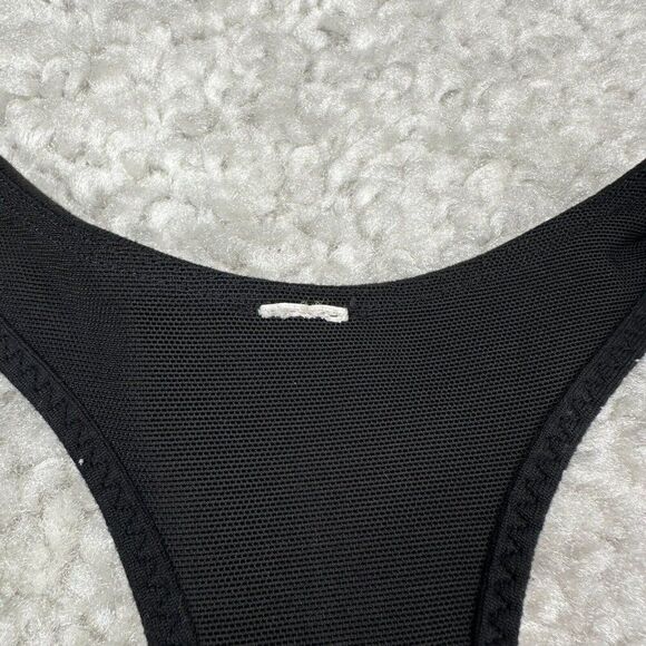 Lululemon Black Scoop Neck T-Back Tank - Picture 4 of 9